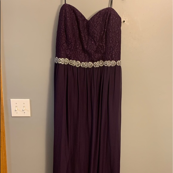 NWOT David’s bridal, purple lace gown ,22 - Picture 5 of 11